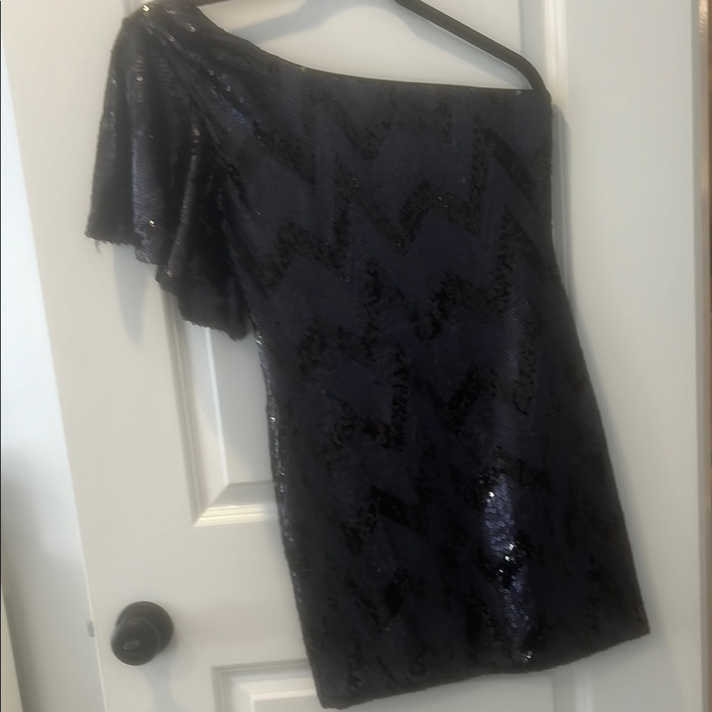 Elegant Black Sequin One-Shoulder mini Dress size Small